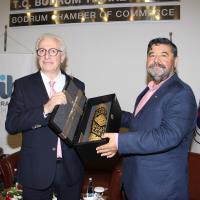 Mula hracatta 1 Milyar Dolara Kouyor