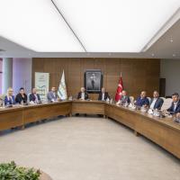 Geri Dnmn Bakenti Uak Dngsel Katma Deer le Byyor