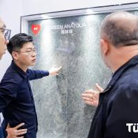 T�rk Do�al Ta�� Xiamen�de G�c�n� G�sterdi