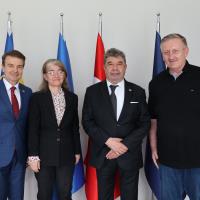 Romanya�dan Schengen Vizesi ��in Destek Alan Mobilya, K���t Ve Odun D��� Orman �hracat��lar� Sekt�rel Ticaret Heyeti ��in Kollar� S�vad�