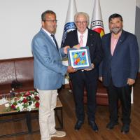 Mula hracatta 1 Milyar Dolara Kouyor